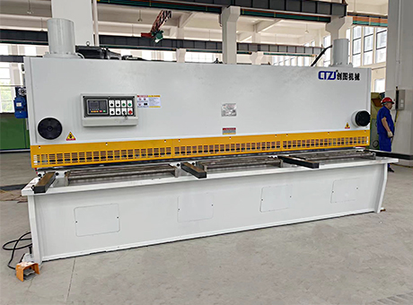 閘式剪板機(jī)1